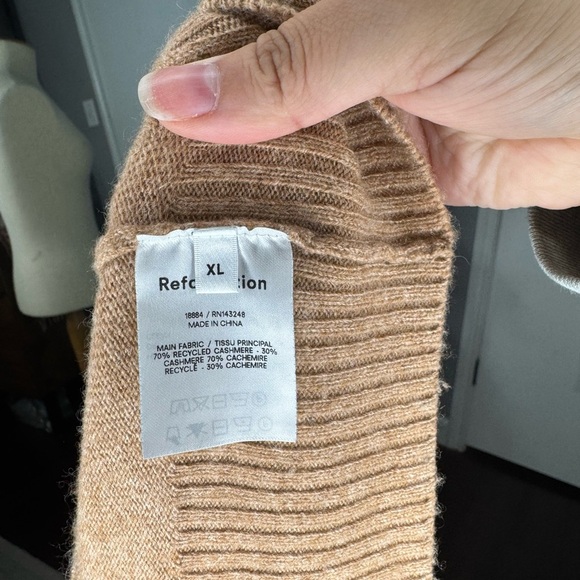 Reformation Women's Tan Collared Sweater - Picture 4 of 4